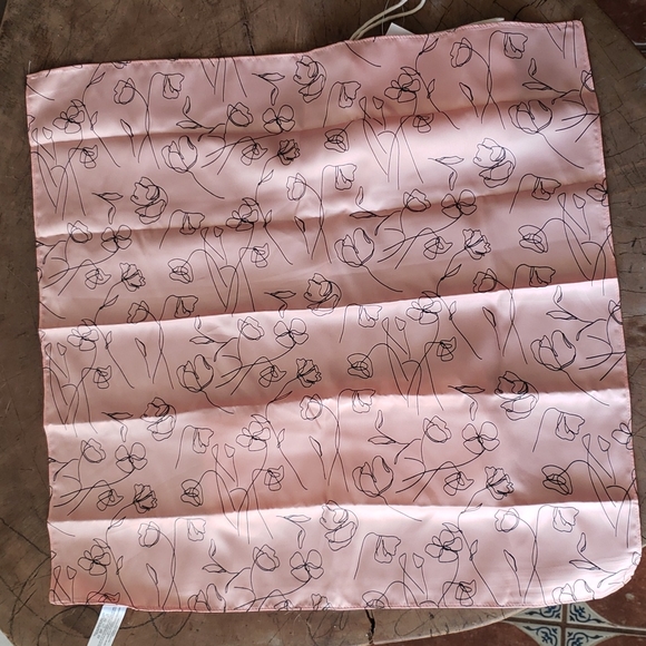 NWT LARK & IVES Scarf Set - Picture 3 of 5